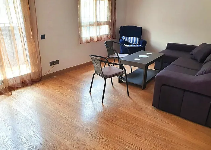 Newly Renovated Two Bedrooms Apartment In Villa Marina